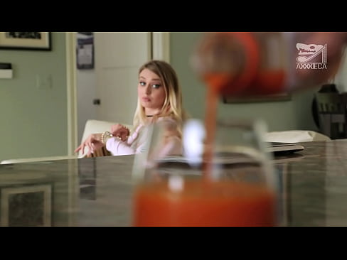 ❤️ Ragazza calda cù tette grandi è figa stretta riceve u cazzo da u perdente, ma assai duru ️❌ Sluts à noi ️❤