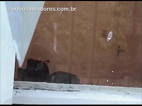 ❤️ Omu cornu chì fighjula a so fidanzata cù un altru tippu, registrendu un video di cazzo senza disturbà a coppia ️❌ Sluts à noi ️❤