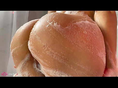 ❤️ Brunette si masturba a figa cù un vibratore per un orgasmu intensu in a doccia ️❌ Sluts à noi ️❤